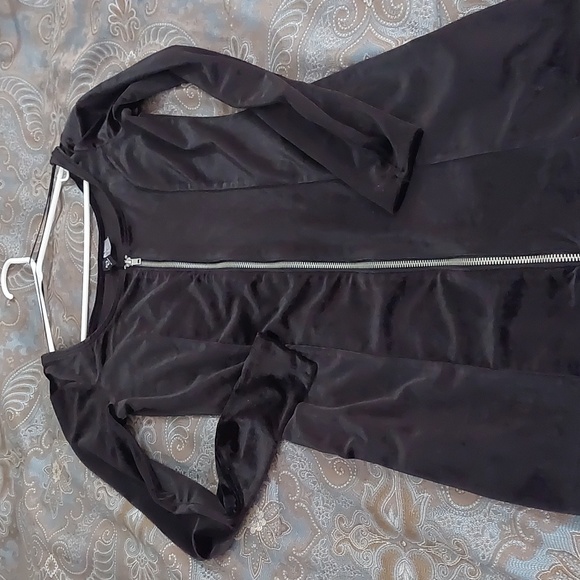 Black dress - Picture 1 of 2